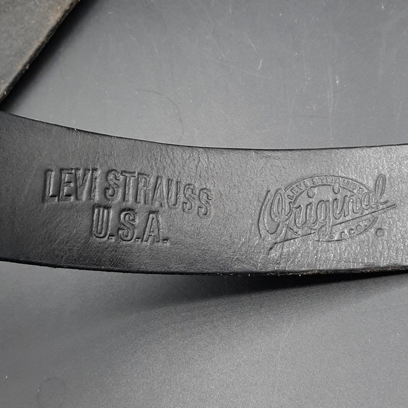 Levi’s Black Leather Belt Vintage Embossed Sz 34 Cowhide Made in Canada - Picture 3 of 6